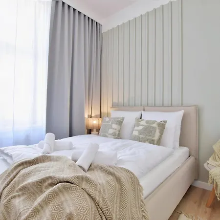 Bast 143 Apartamenty Top Location , Off Piotrkowska , Stajnia Jednorozca , Winda , Parking Na Terenie Bezplatny , Orientarium , Hopa Lupa , Atlas Arena , Wytwornia , Ec1 Lodz  Exterior photo