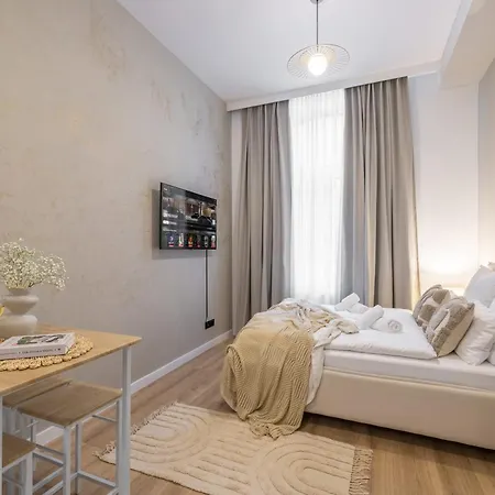 Bast 143 Apartamenty Top Location , Off Piotrkowska , Stajnia Jednorozca , Winda , Parking Na Terenie Bezplatny , Orientarium , Hopa Lupa , Atlas Arena , Wytwornia , Ec1 Lodz  Exterior photo