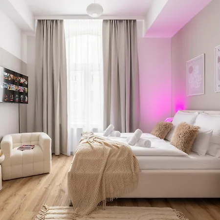 Bast 143 Apartamenty Top Location , Off Piotrkowska , Stajnia Jednorozca , Winda , Parking Na Terenie Bezplatny , Orientarium , Hopa Lupa , Atlas Arena , Wytwornia , Ec1 Lodz  Exterior photo