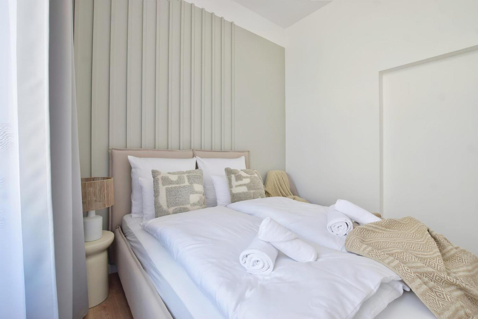 Bast 143 Location , Off Piotrkowska , Stajnia Jednorozca , Winda , Parking Na Terenie Bezplatny , Orientarium , Hopa Lupa , Atlas Arena , Wytwornia , Ec1 Apartment *