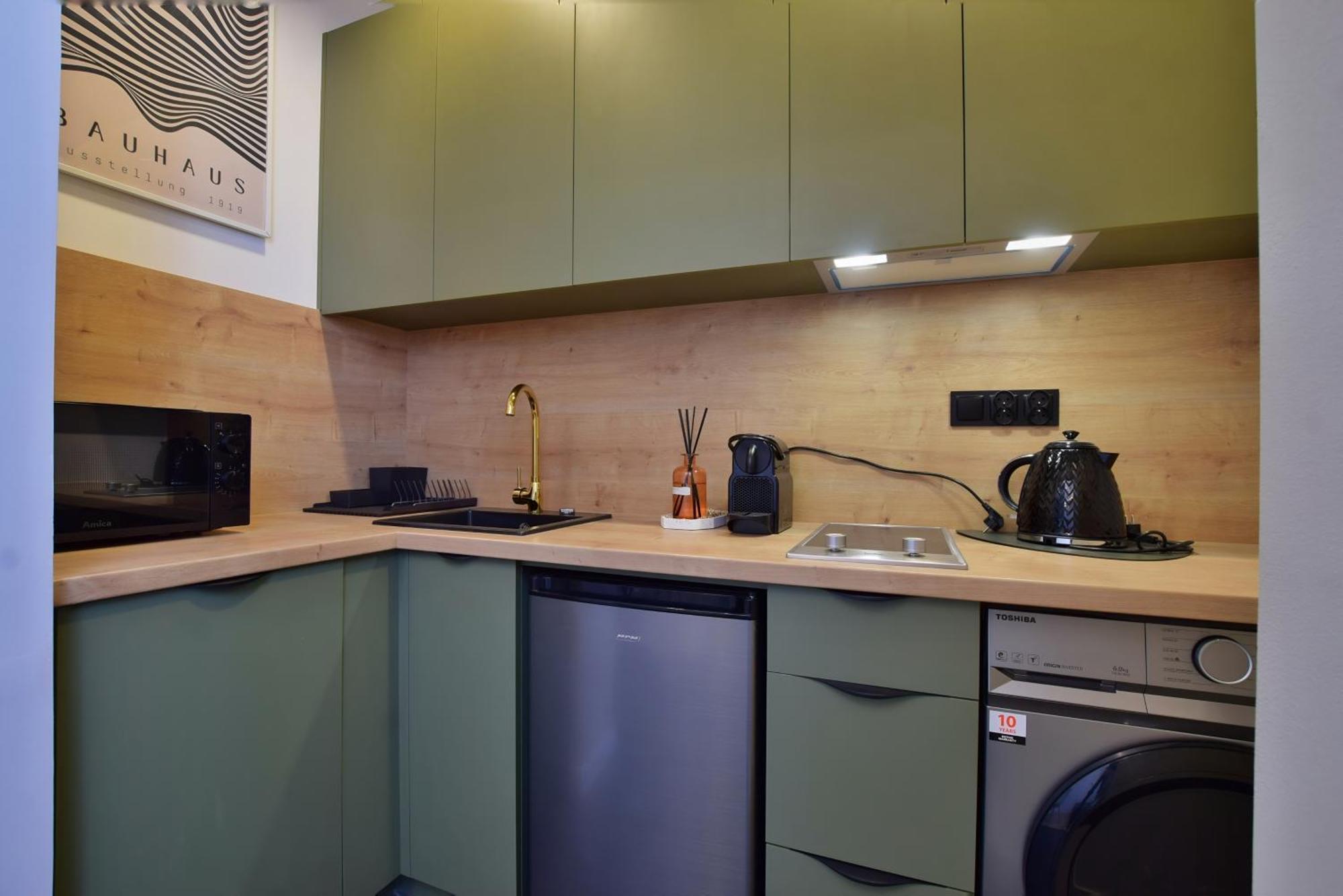 Apartment Bast 143 Location , Off Piotrkowska , Stajnia Jednorozca , Winda , Parking Na Terenie Bezplatny , Orientarium , Hopa Lupa , Atlas Arena , Wytwornia , Ec1 *