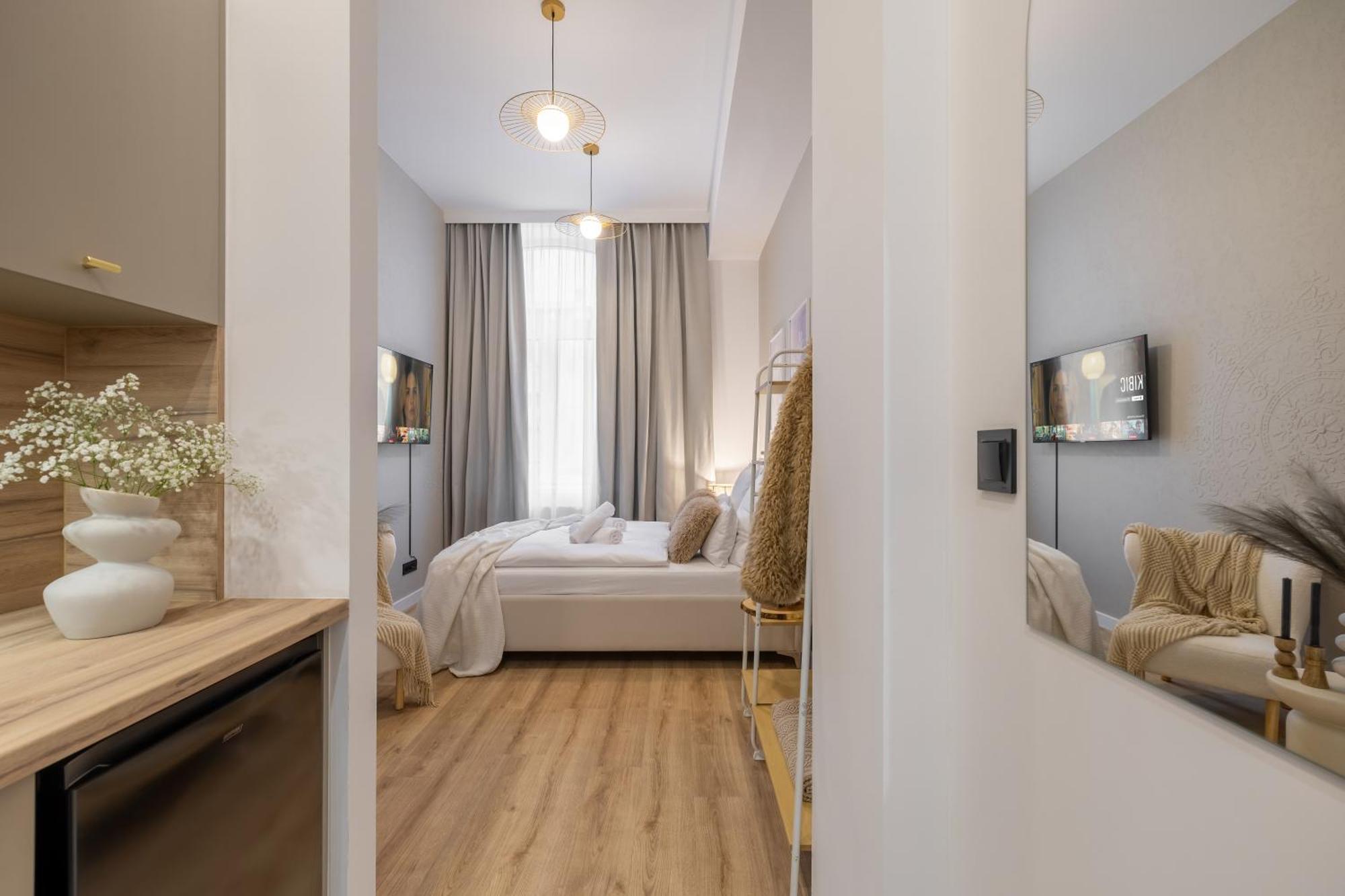 Bast 143 Location , Off Piotrkowska , Stajnia Jednorozca , Winda , Parking Na Terenie Bezplatny , Orientarium , Hopa Lupa , Atlas Arena , Wytwornia , Ec1 Apartment