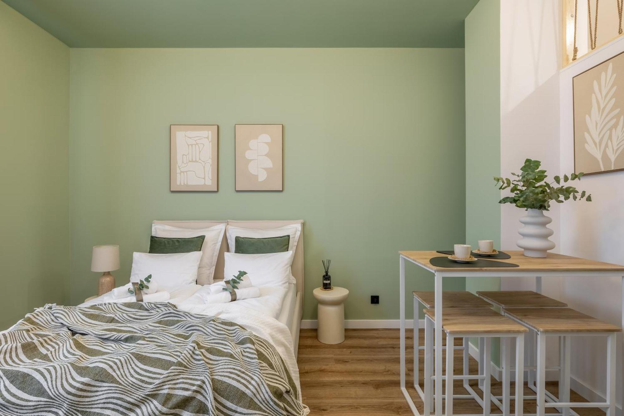 Apartment Bast 143 Location , Off Piotrkowska , Stajnia Jednorozca , Winda , Parking Na Terenie Bezplatny , Orientarium , Hopa Lupa , Atlas Arena , Wytwornia , Ec1
