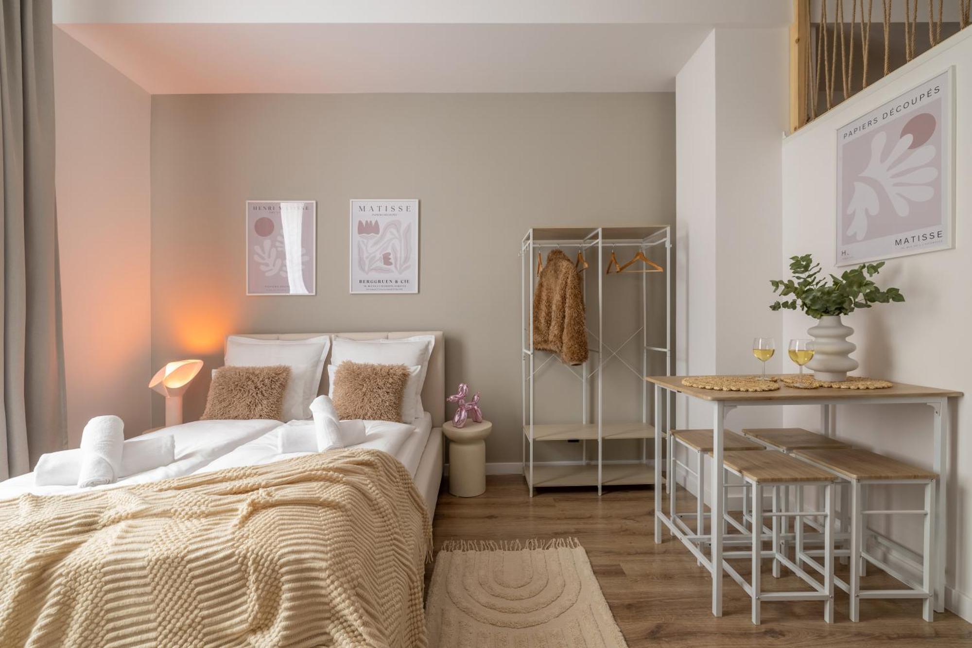 Bast 143 Location , Off Piotrkowska , Stajnia Jednorozca , Winda , Parking Na Terenie Bezplatny , Orientarium , Hopa Lupa , Atlas Arena , Wytwornia , Ec1 Apartment *