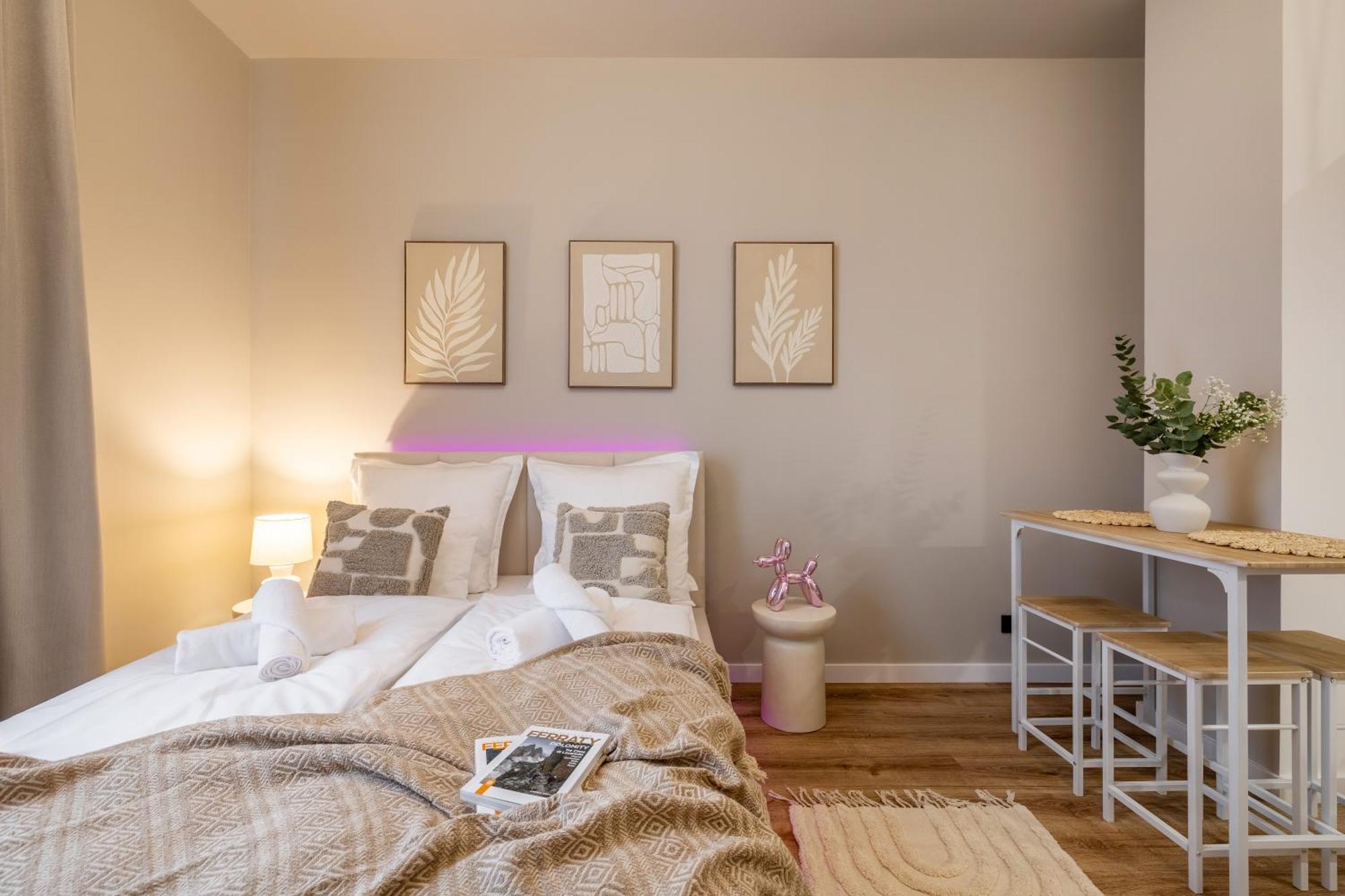 Apartment Bast 143 Location , Off Piotrkowska , Stajnia Jednorozca , Winda , Parking Na Terenie Bezplatny , Orientarium , Hopa Lupa , Atlas Arena , Wytwornia , Ec1 Lodz (Lodz)