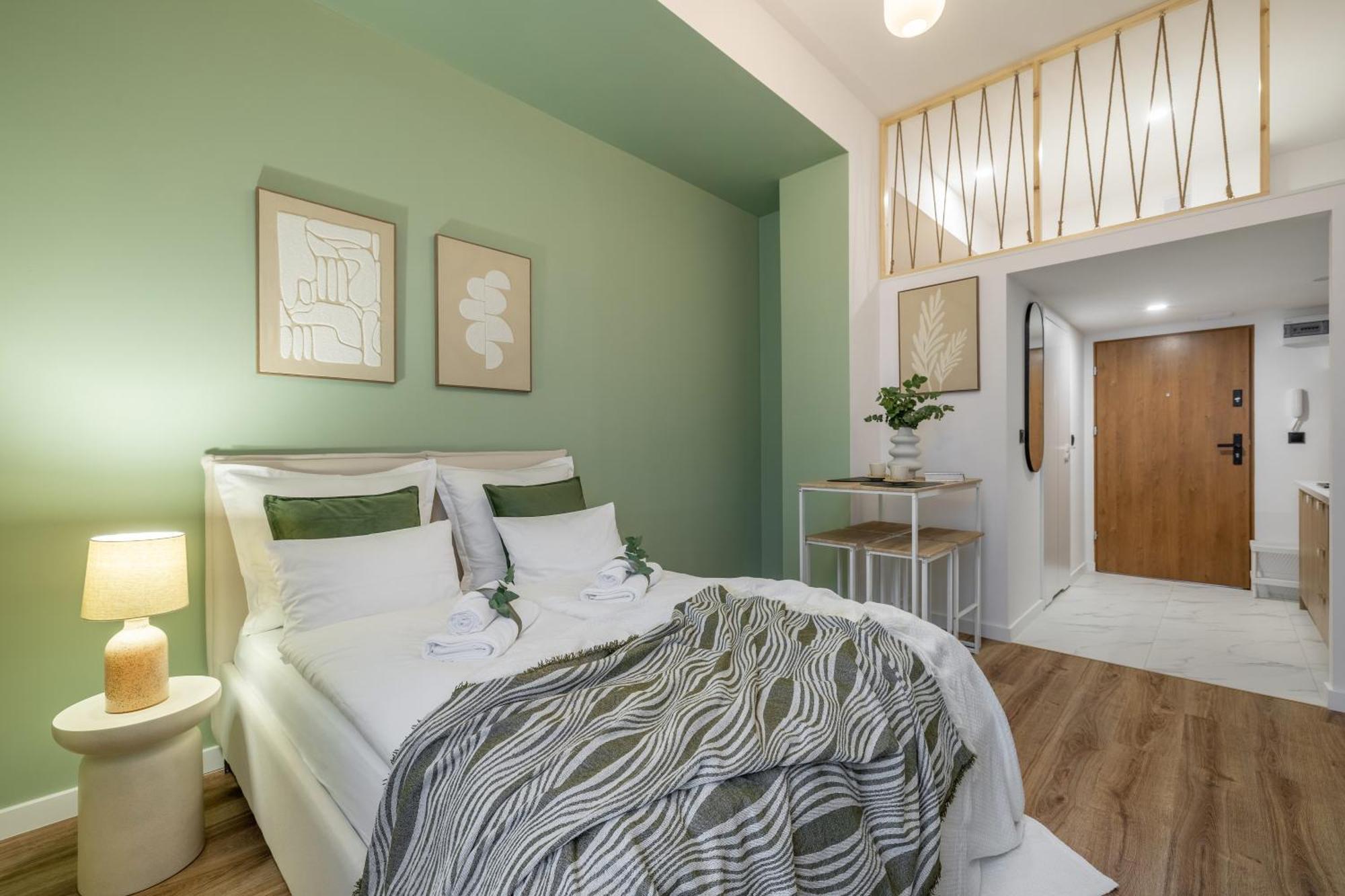Apartment Bast 143 Location , Off Piotrkowska , Stajnia Jednorozca , Winda , Parking Na Terenie Bezplatny , Orientarium , Hopa Lupa , Atlas Arena , Wytwornia , Ec1 Lodz (Lodz)